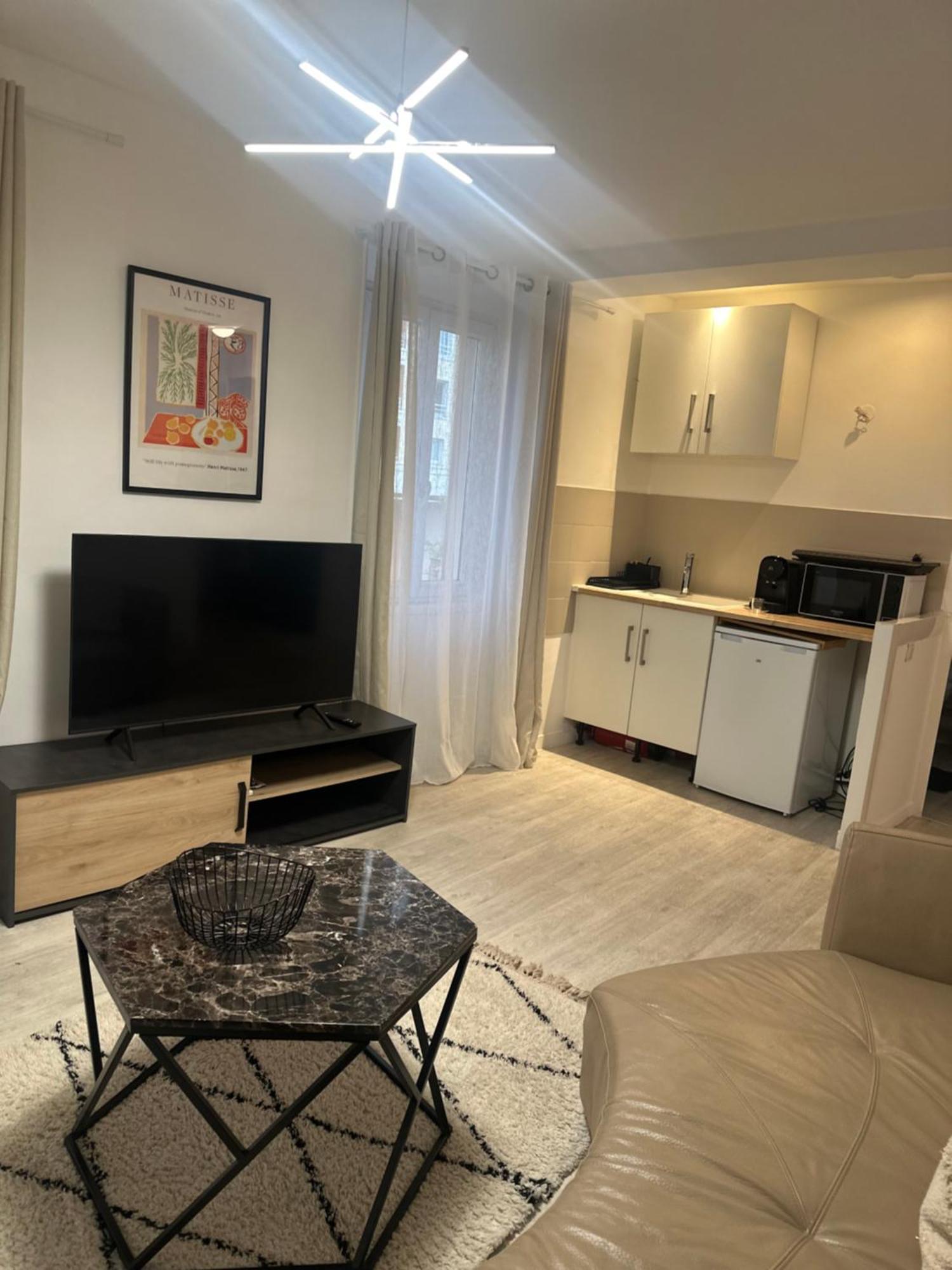 Apartment Carras *